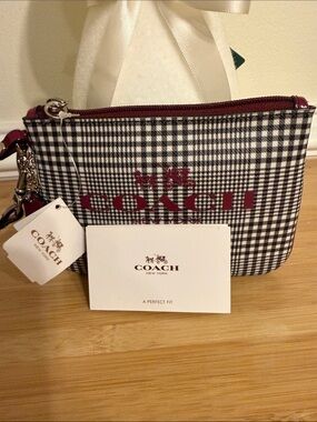 Coach Wristlet Cranberry Multicolor - Code F52142